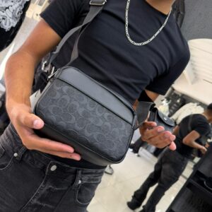 BOLSO CH CON MONEDERO RELIEVE BLACK 6388