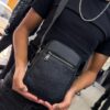 BOLSO LV FLOR RELIEVE NEGRO PEQUEÑO 6385