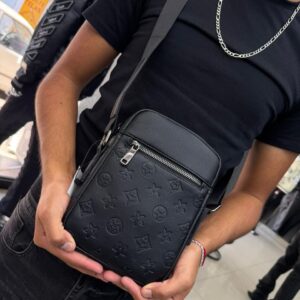 BOLSO LV FLOR RELIEVE NEGRO PEQUEÑO 6385