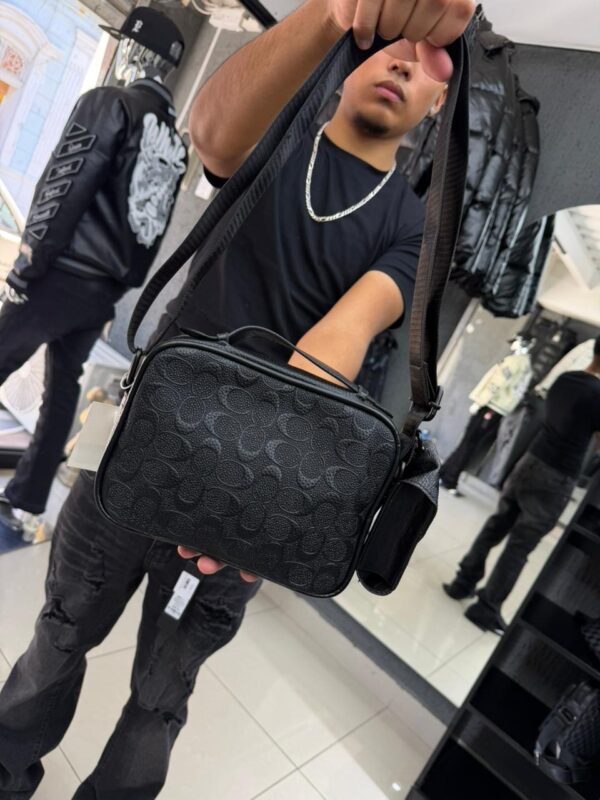 BOLSO CH RELIEVE CON MONEDERO NEGRO UNISEX 5368