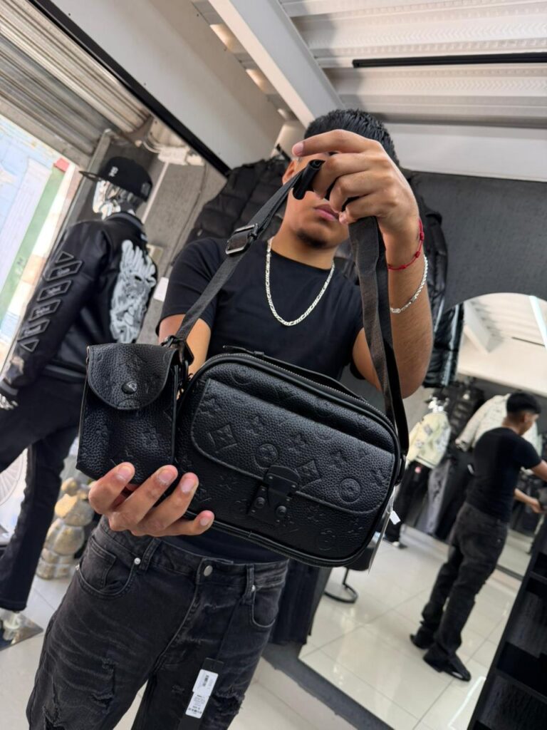 BOLSO LV RELIEVE FLOR CON MONEDERO NEGRO 5368