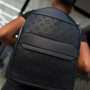 MOCHILA LV RELIEVE FLOR NEGRO 251210