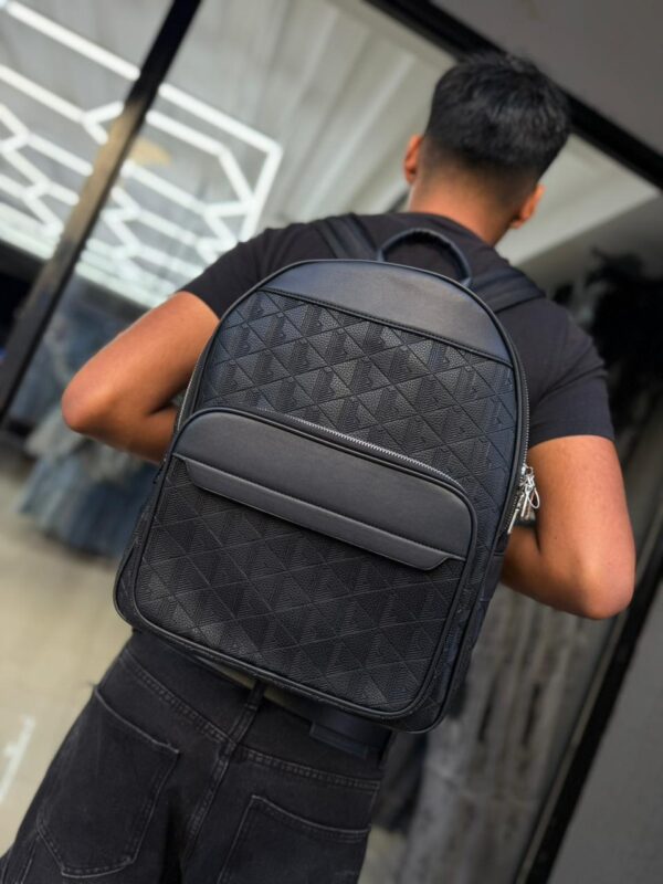 MOCHILA LCTE RELIEVE NEGRO 251210