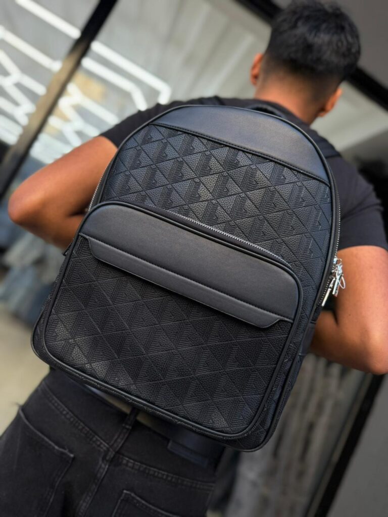 MOCHILA LCTE RELIEVE NEGRO 251210