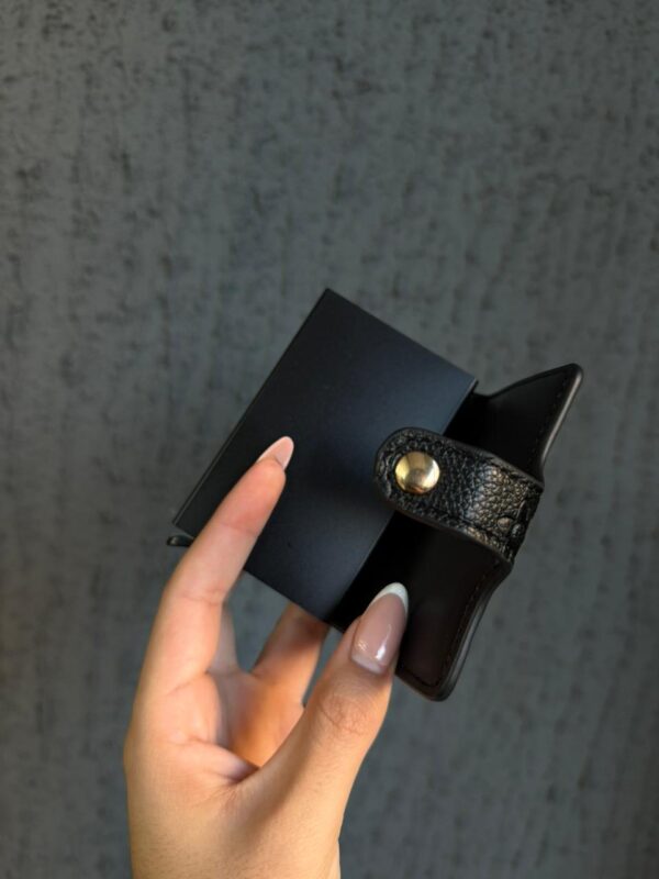 TARJETERO LV RELIEVE FLOR NEGRO 2000