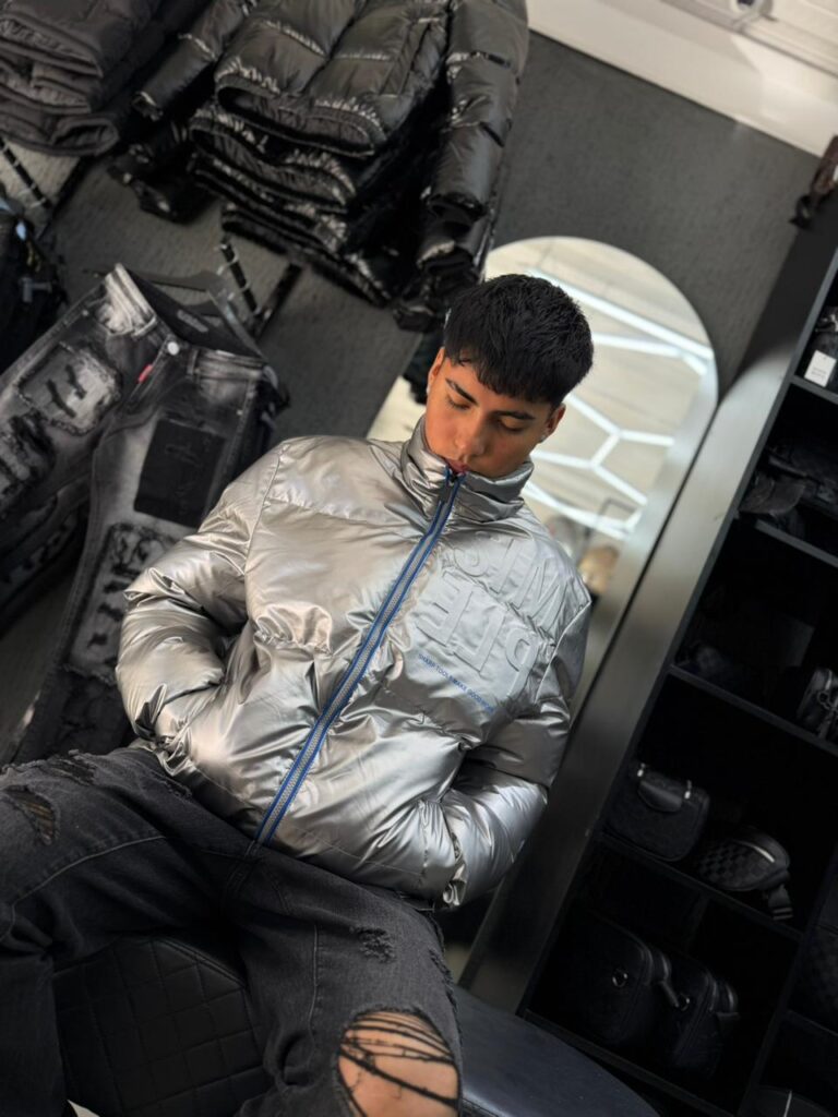 CHAQUETA GRIS BRILLANTE HD6109