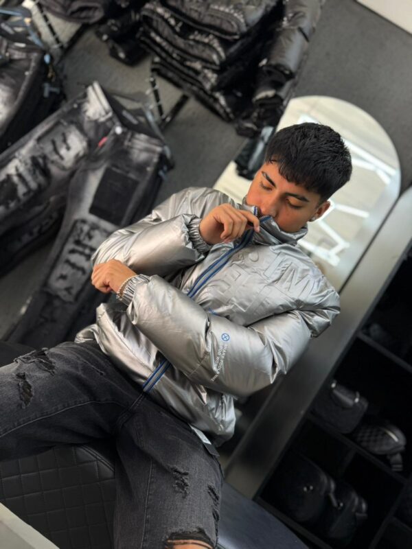 CHAQUETA GRIS BRILLANTE HD6109