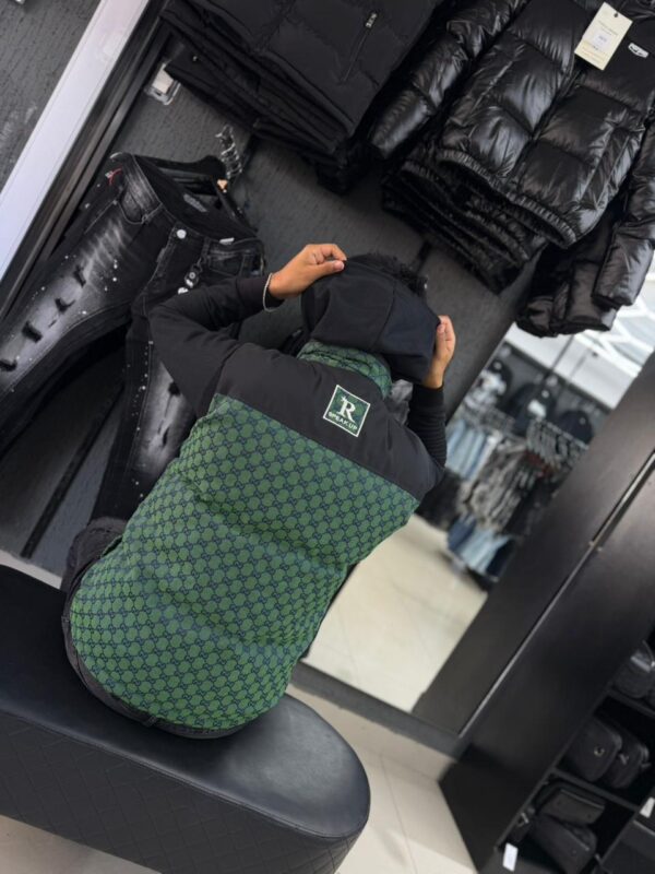 CHAQUETA SIN MANGA TRUST YOUR INTUITION VERDE LG6603