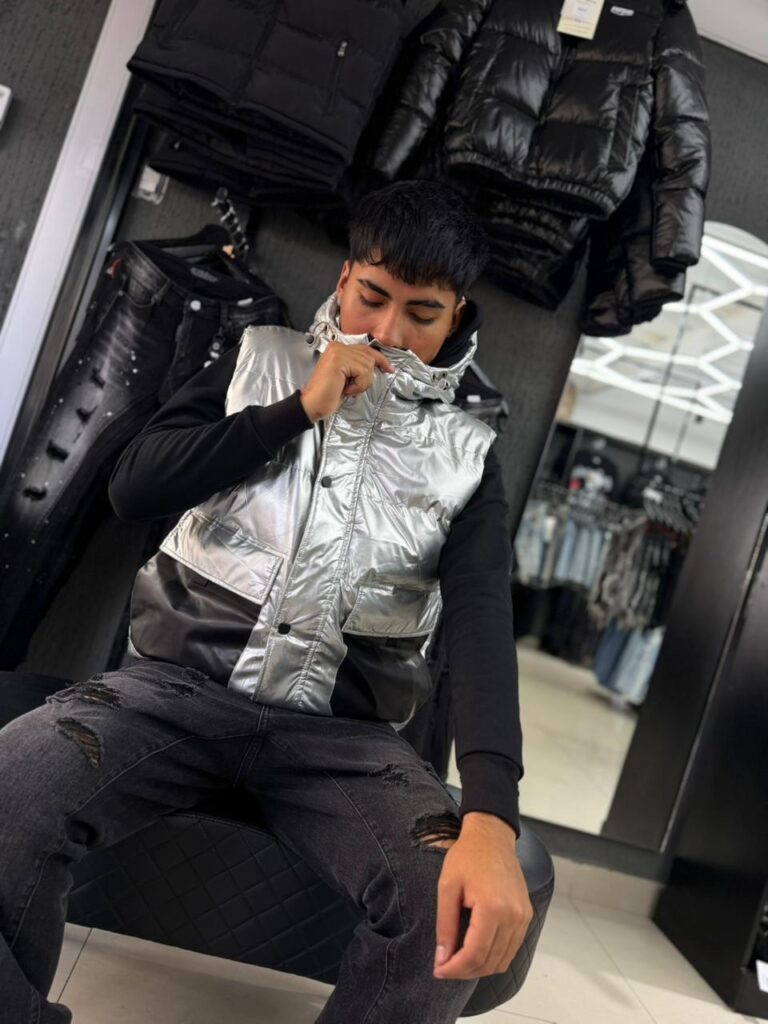 CHAQUETA SIN MANGA GRIS HT5708