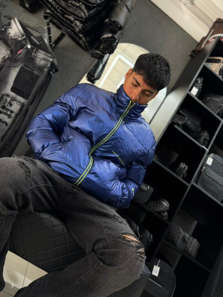 CHAQUETA AZUL MANGA LARGA HD6109