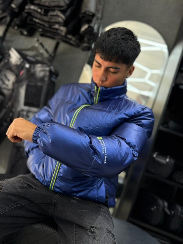 CHAQUETA AZUL MANGA LARGA HD6109
