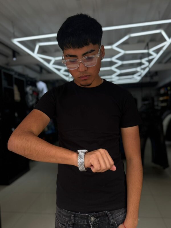 POLERA BASICA NEGRA LOGEQI LIMITED