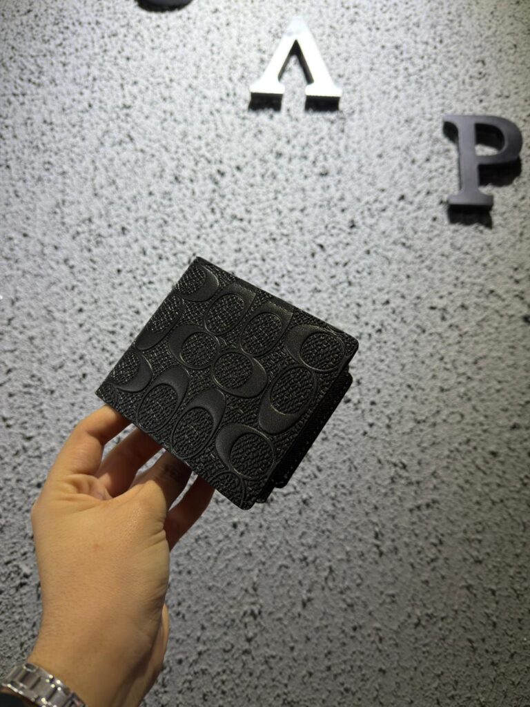 BILLETERA CH RELIEVE BLACK