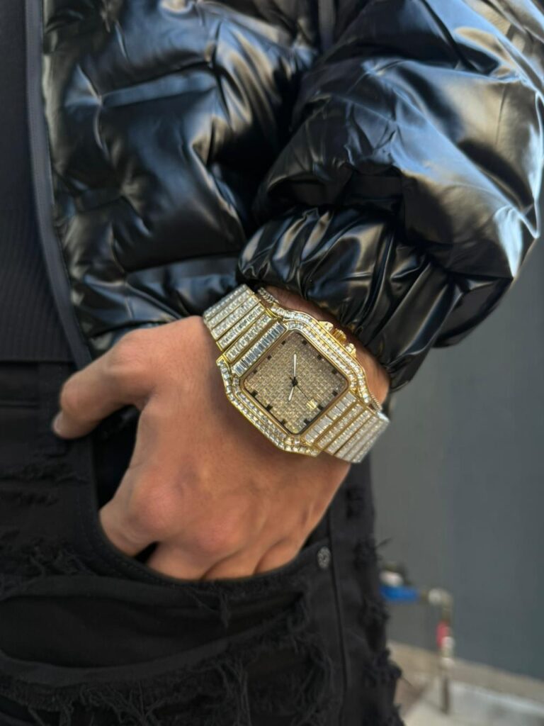 RELOJ ADIAMANTADO DORADO KDW HOMBRE