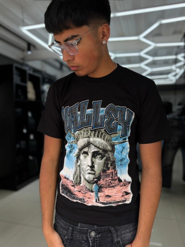 POLERA ESTATUA DE LA LIBERTAD NEGRA BRILLANTE ORIGINALS NIÑO