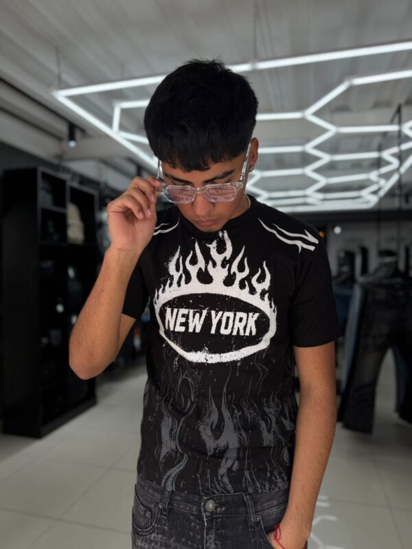 POLERA NEW YORK FUEGO NEGRO ORIGINALS NIÑO