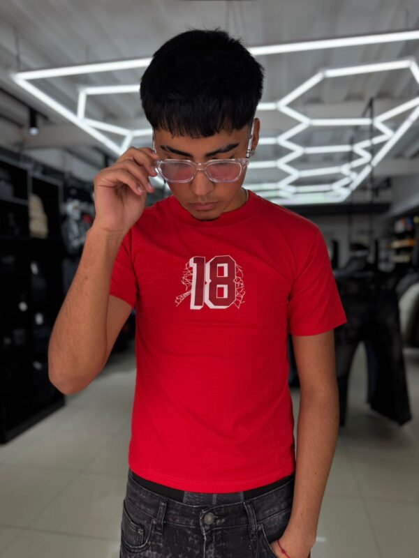 POLERA 18 ROJA ORIGINALS SLIM FIT NIÑO
