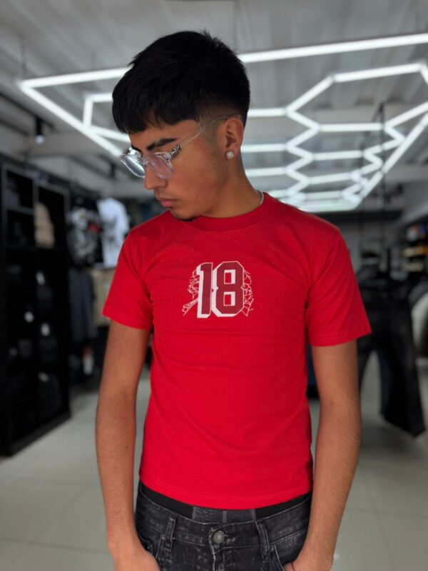 POLERA 18 ROJA ORIGINALS SLIM FIT NIÑO