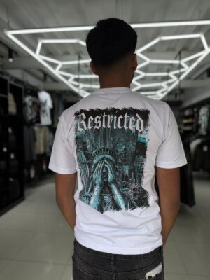 POLERA RESTRICTED BLANCA SLIM FIT NIÑO BRILLO