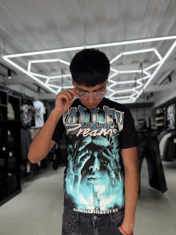 POLERA VALLEY DREAMS NEGRO SLIM FIT NIÑO BRILLO