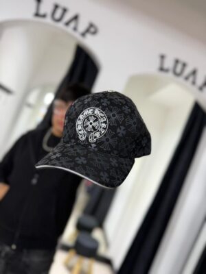 WhatsApp Image 2026-05-21 at 1.51.21 PM(1) JOCKEY CHROME HEARTS NEGRO CRUZ CURVO LOGOS