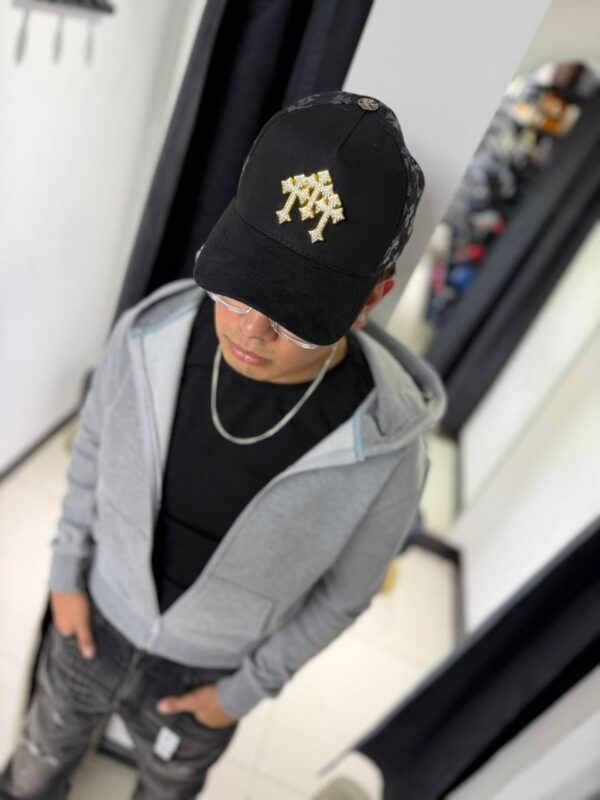 JOCKEY CURVO CHROME HEARTS BLACK CRUZ HEBILLA DORADA-GAMUZA