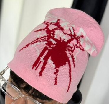 GORRO DE LANA ARAÑA ROJO-ROSADO