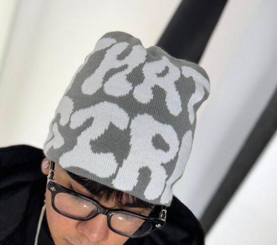 GORRO DE LANA THAT GIRL GRIS