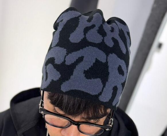 GORRO DE LANA THAT GIRL NEGRO-GRIS
