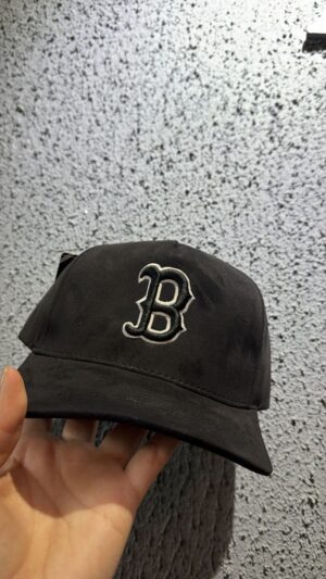 WhatsApp Image 2026-06-08 at 4.35.56 PM JOCKEY B NEGRO CAP CURVO HOMBRE