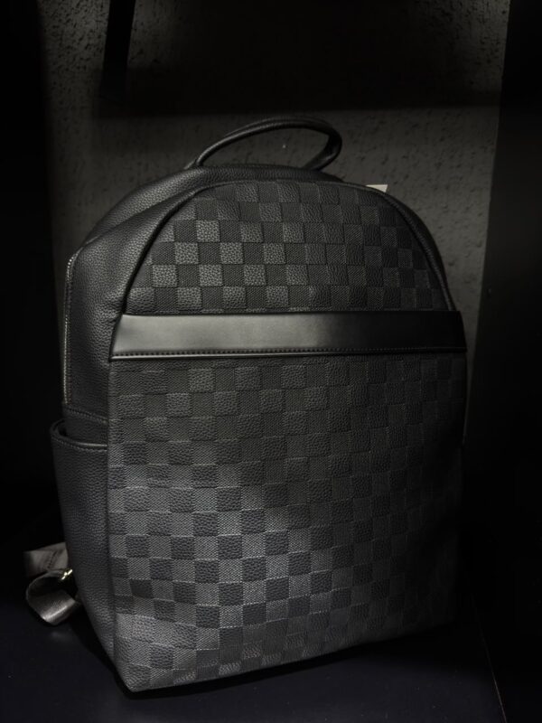 MOCHILA LV CUADROS NEGRO 88938