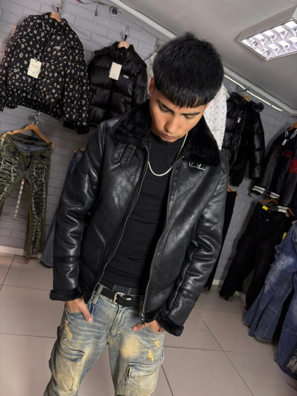 CHAQUETA BÁSICA NEGRA PELUDO 2641-1