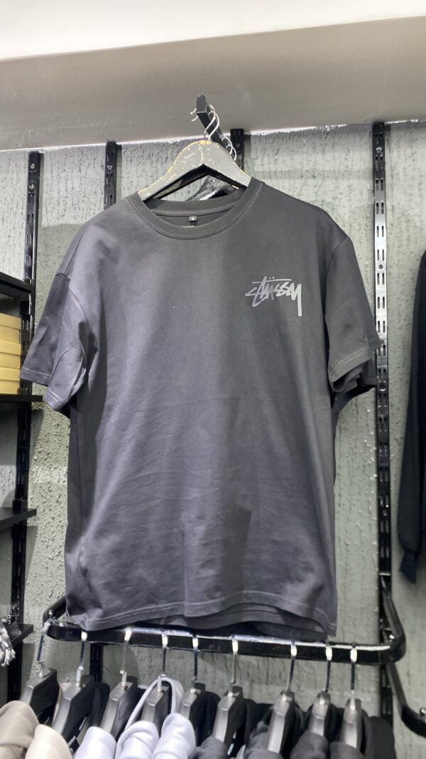 POLERA LOGEQI ALGODÓN HOMBRE STUSY NEGRA BRILLO