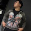 POLERON EMOTION ANGEL CUPIDO GRIS OSCURO REGULAR FIT