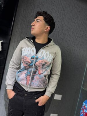 POLERON EMOTION ANGEL CUPIDO GRIS CLARO REGULAR FIT