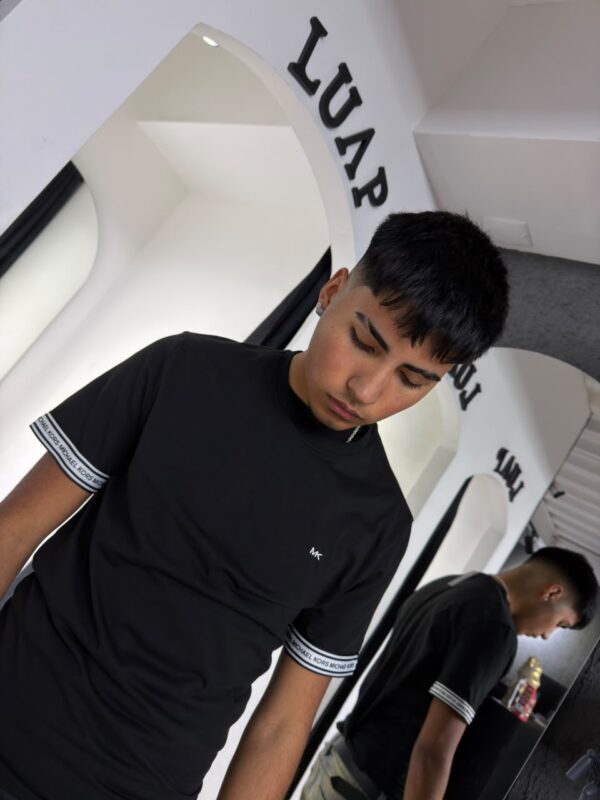 POLERA CUELLO MICHAEL KORS NEGRA